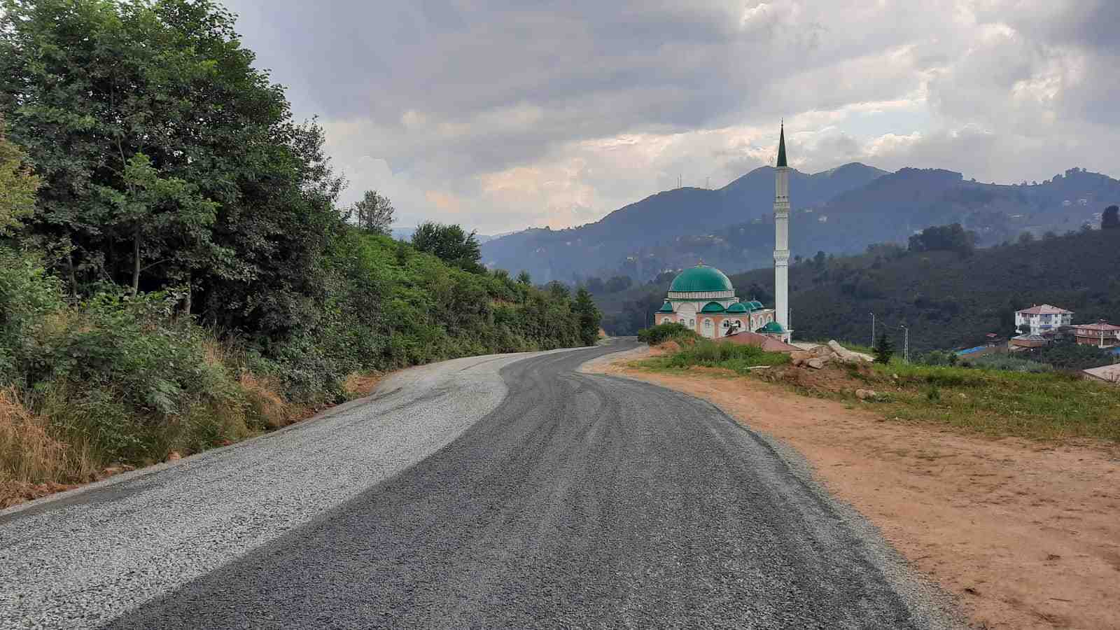 ULUBEY’İN YOLLARI ASFALTLA BULUŞUYOR